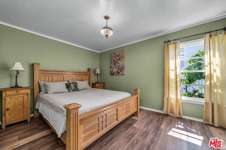Photo 16 of 45 - 10643 Blix St, North Hollywood, CA 91602