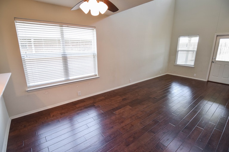 Photo 16 of 37 - 15964 Avenel Way, Fort Worth, TX 76177