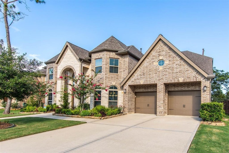 Photo 5 of 38 - 16818 Caney Mountain Dr, Humble, TX 77346