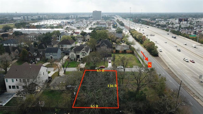 Photo 5 of 12 - 4626 Maple St, Bellaire, TX 77401