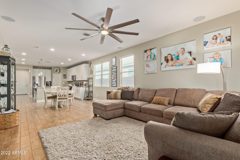 Photo 8 of 35 - 3015 W Laredo Ln, Phoenix, AZ 85085