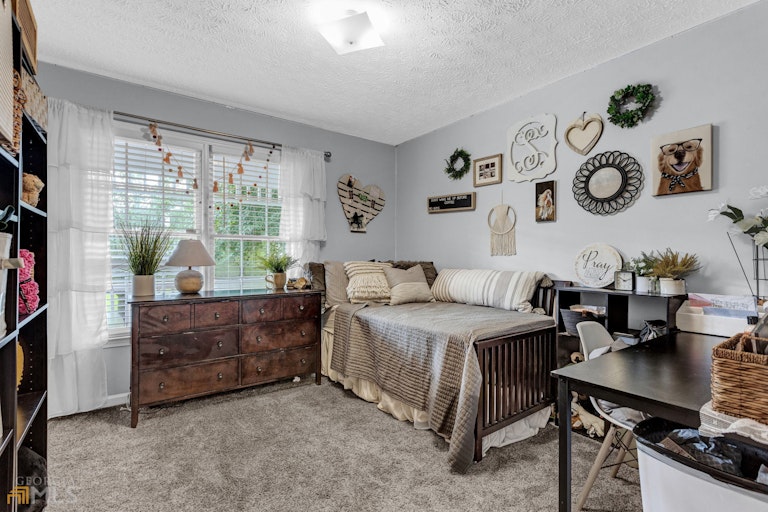 Photo 11 of 13 - 12 Sherwood Forest Dr, Douglasville, GA 30134