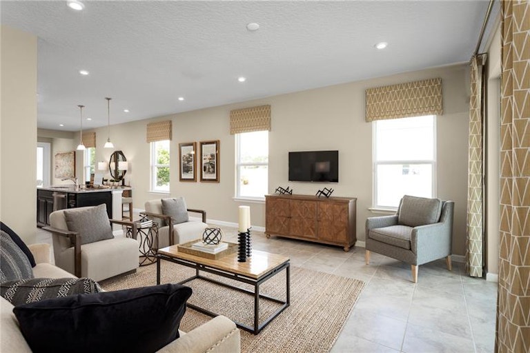 Photo 9 of 18 - 5022 Grand Teton Pl, Deland, FL 32724