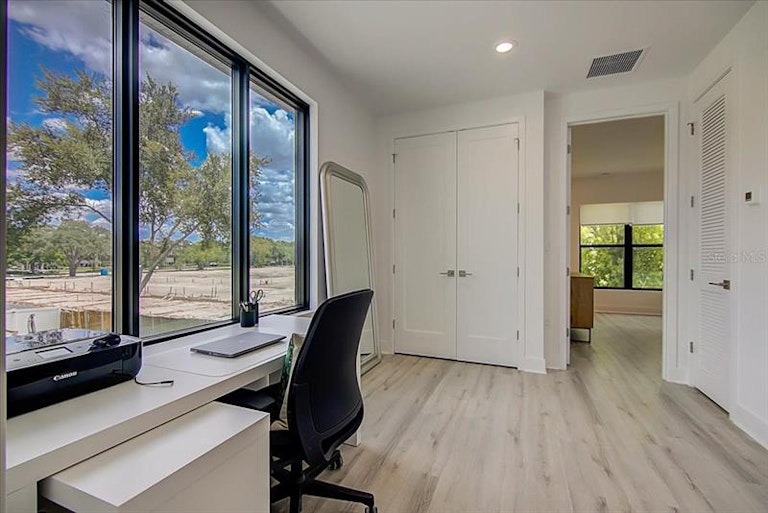 Photo 13 of 42 - 8723 Palm Ranches Pl, Tampa, FL 33614
