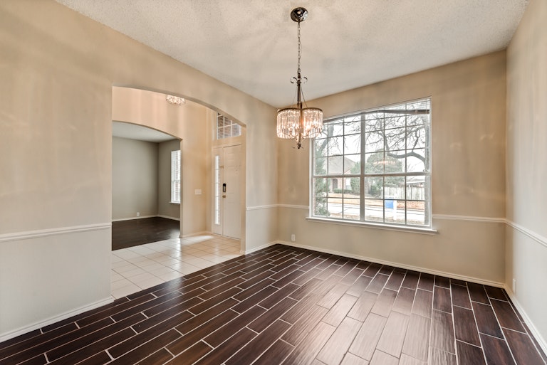 Photo 4 of 28 - 1921 Companion Way, Arlington, TX 76006