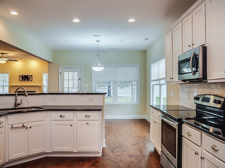 Photo 3 of 25 - 76 Foxtail Ct, Clayton, NC 27520