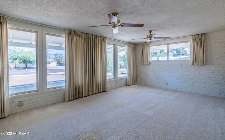 Photo 8 of 27 - 8540 E Desert Steppes Dr, Tucson, AZ 85710