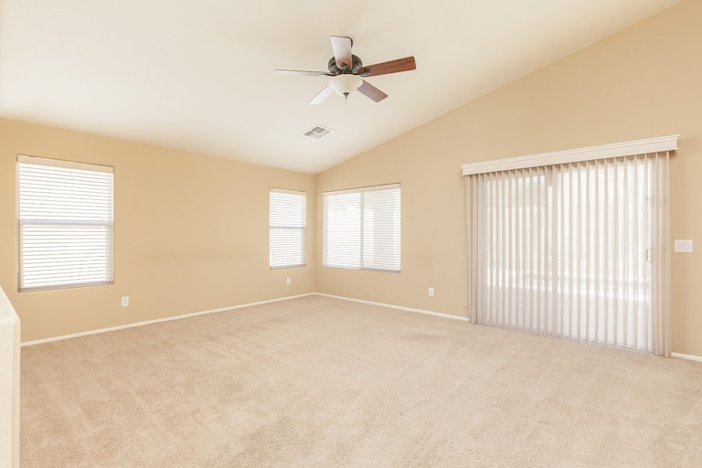 Photo 8 of 26 - 2215 W Peak View Rd, Phoenix, AZ 85085