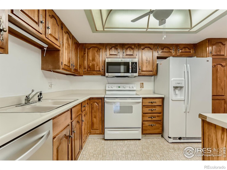 Photo 7 of 13 - 13901 E Marina Dr #113, Aurora, CO 80014