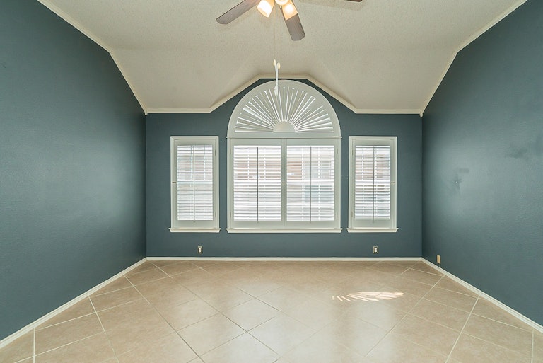 Photo 22 of 47 - 1309 Woodthorpe Dr, Mesquite, TX 75181