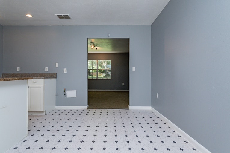 Photo 13 of 33 - 149 Bolender Rd, Auburndale, FL 33823