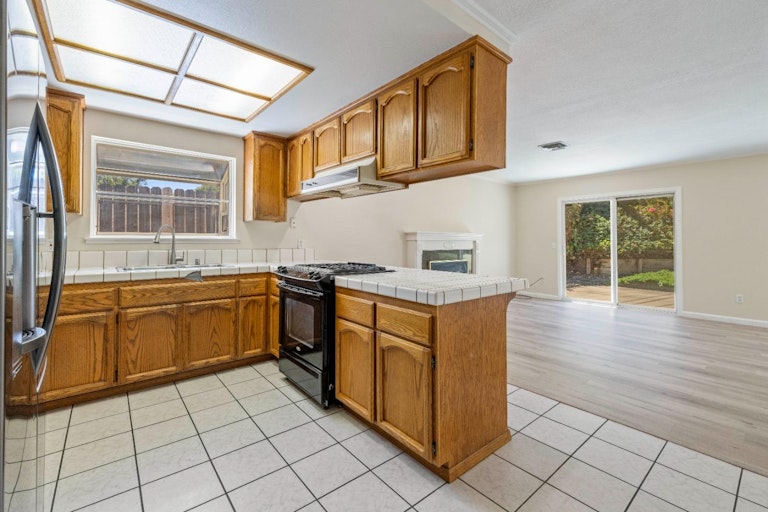 Photo 13 of 32 - 7446 Northlea Way, Citrus Heights, CA 95610