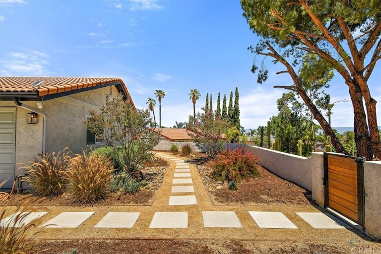 Photo 7 of 60 - 15759 Saddleback Rd, Riverside, CA 92506