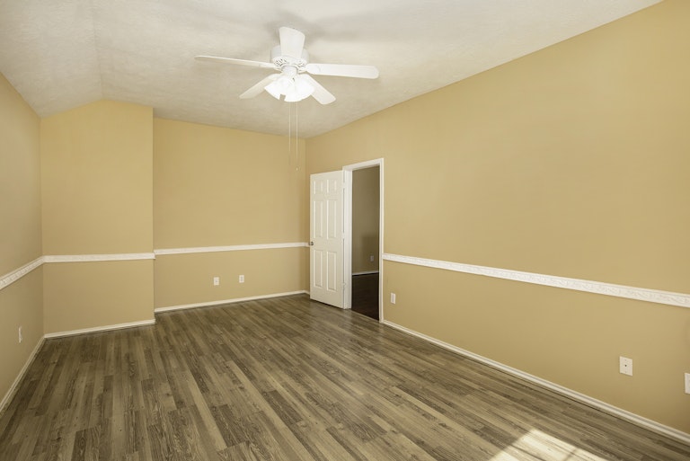 Photo 15 of 17 - 15022 Sunset Villa Ct, Humble, TX 77396