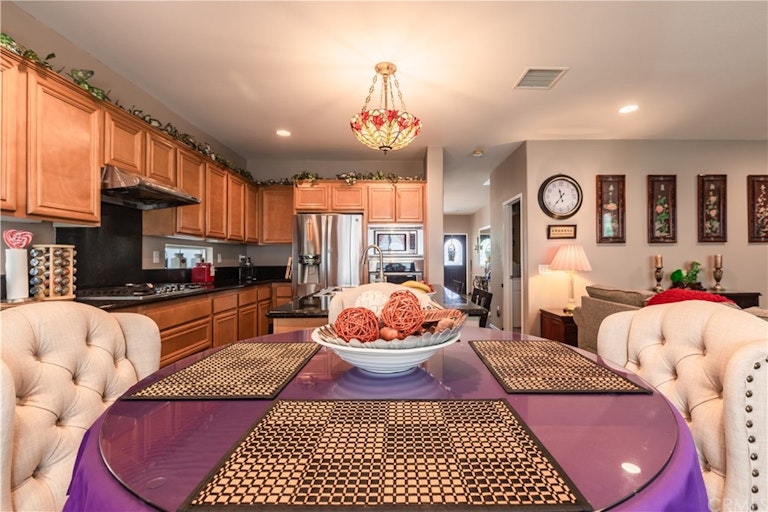 Photo 15 of 48 - 7931 Barnstormer Ct, Chino, CA 91708