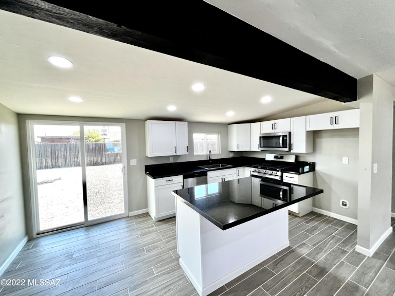 Photo 3 of 39 - 5558 E 24th St, Tucson, AZ 85711