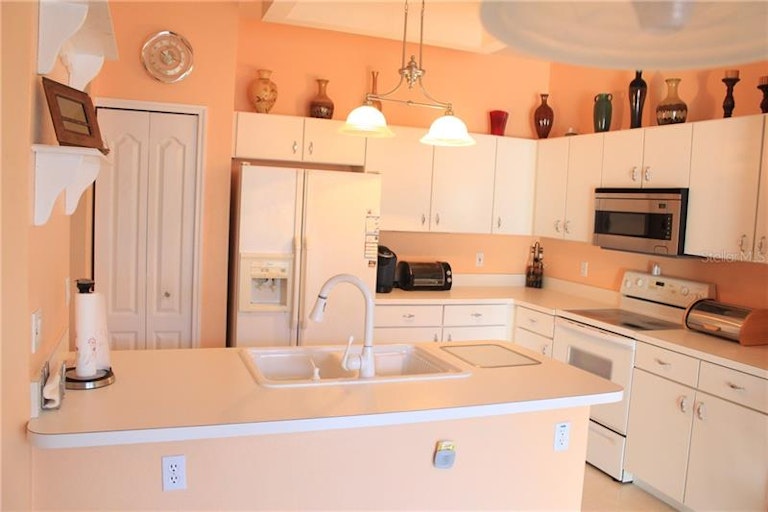 Photo 8 of 19 - 3904 Allamanda Ct, Clermont, FL 34711