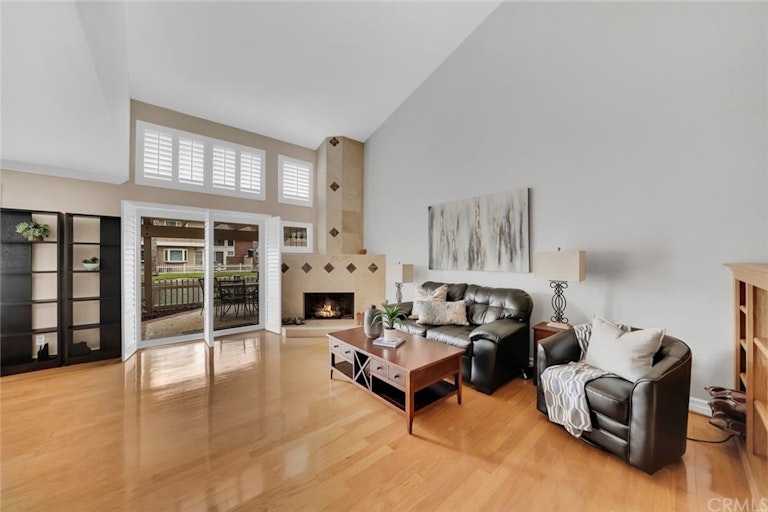Photo 9 of 38 - 7876 Moonmist Cir, Huntington Beach, CA 92648