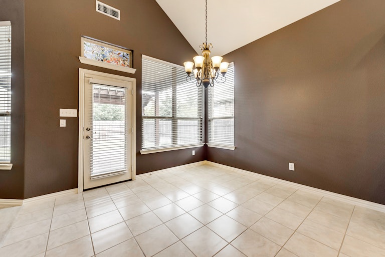 Photo 12 of 29 - 8121 Mountain Cedar Dr, Fort Worth, TX 76131