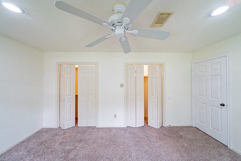 Photo 26 of 37 - 5522 Lone Cedar Dr, Kingwood, TX 77345