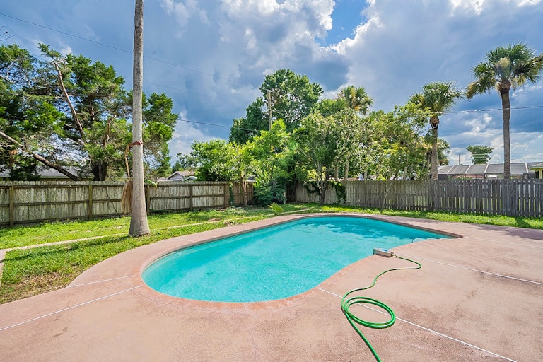 Photo 25 of 26 - 879 Fruitland Dr, Deltona, FL 32725