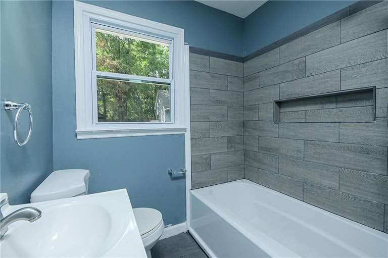Photo 11 of 25 - 2198 Perkerson Mill Rd, Austell, GA 30106