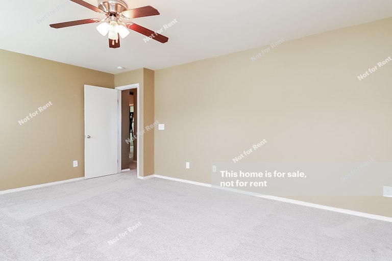Photo 14 of 26 - 526 Kerriann Ln, Clayton, NC 27520