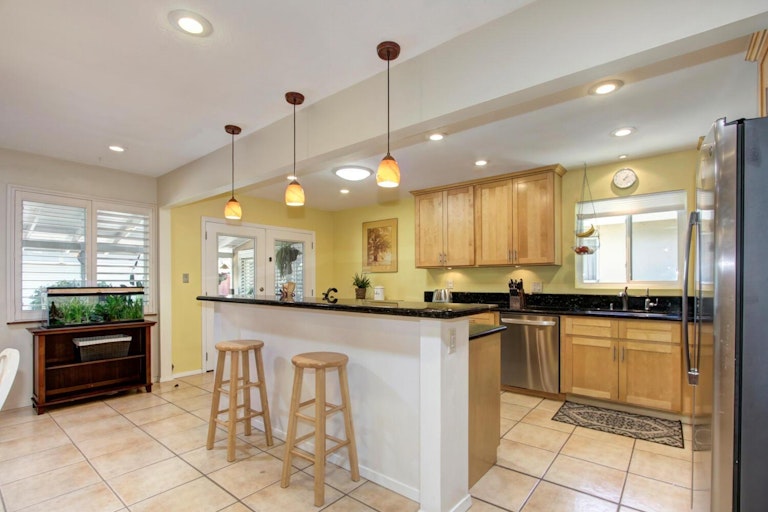 Photo 24 of 87 - 4501 Moddison Ave, Sacramento, CA 95819