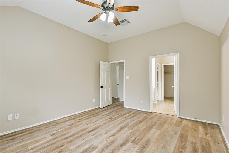 Photo 15 of 21 - 3715 Parkshire Dr, Pearland, TX 77584