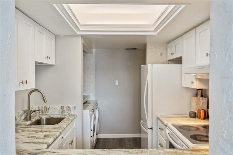 Photo 8 of 45 - 1 Windrush Blvd #5, Indian Rocks Beach, FL 33785