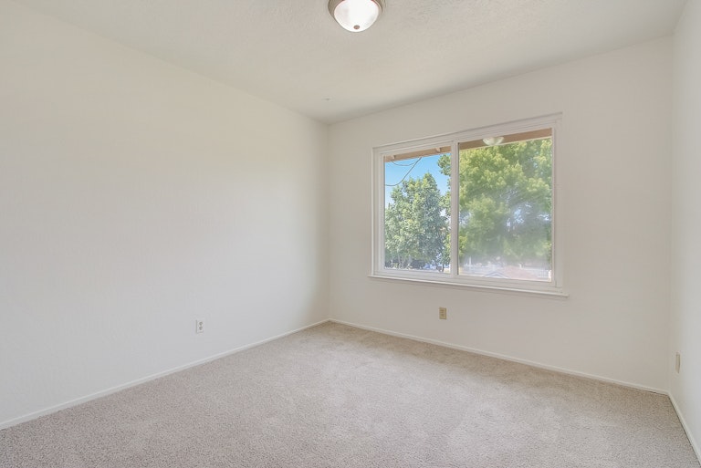 Photo 34 of 44 - 8017 Stone Canyon Cir, Citrus Heights, CA 95610