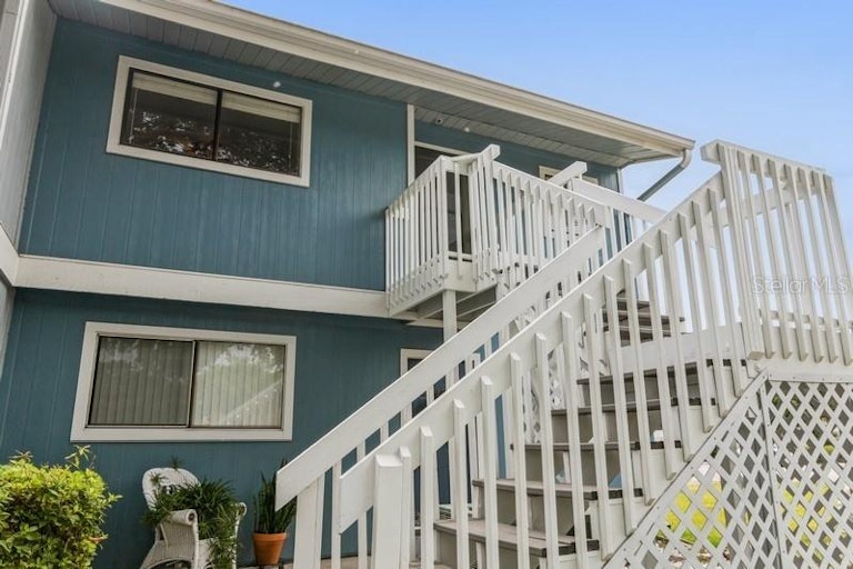 Photo 3 of 29 - 6033 34th St W #80, Bradenton, FL 34210