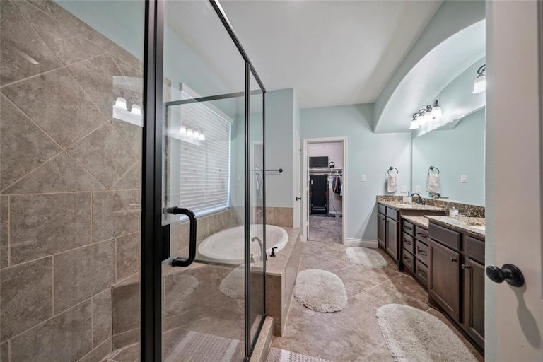 Photo 24 of 47 - 27390 Pendleton Trace Dr, Spring, TX 77386