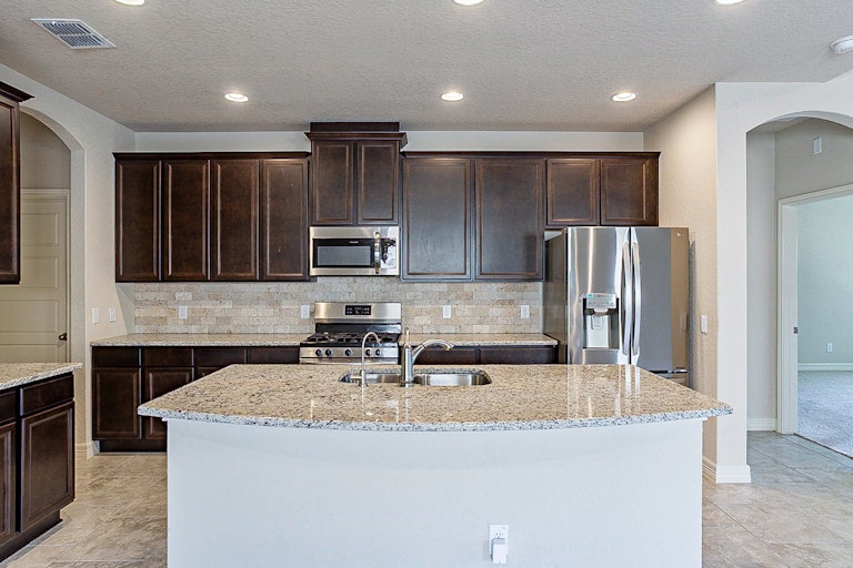 Photo 4 of 25 - 9802 Rousseau, San Antonio, TX 78245