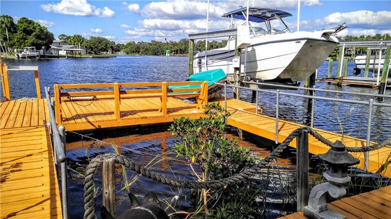 Photo 2 of 7 - 5511 Manatee Point Dr, New Port Richey, FL 34652