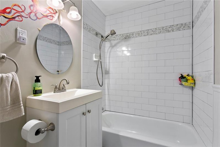 Photo 19 of 30 - 219 W Comanche Ave, Tampa, FL 33604