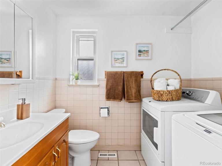 Photo 18 of 22 - 4922 W Mexico Ave, Denver, CO 80219