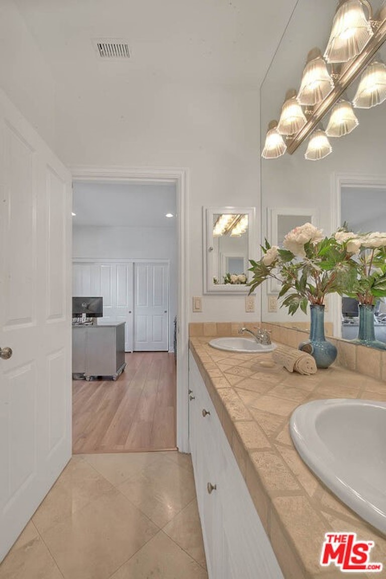 Photo 48 of 54 - 14826 Otsego St, Sherman Oaks, CA 91403