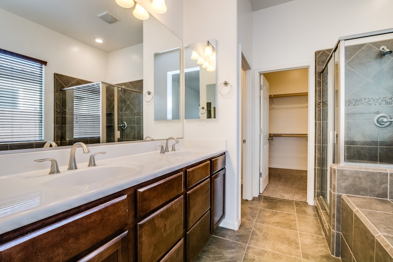 Photo 16 of 29 - 19348 W Colter St, Litchfield Park, AZ 85340