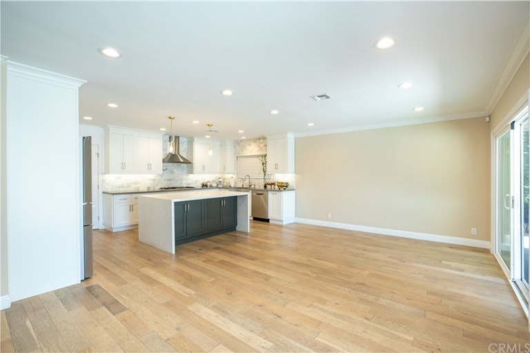 Photo 14 of 54 - 10452 Petit Ave, Granada Hills, CA 91344