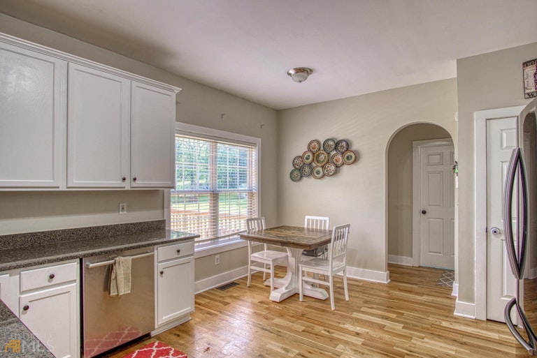 Photo 7 of 33 - 145 Irish Ln, Tyrone, GA 30290