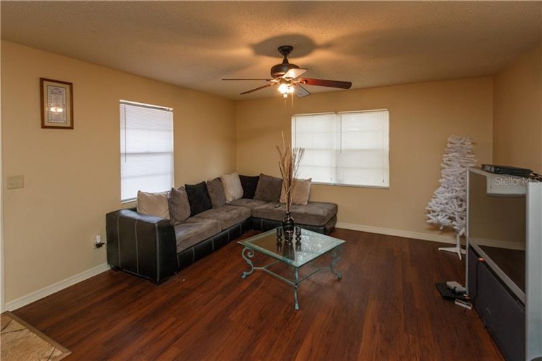 Photo 13 of 23 - 200 Ridgecrest Loop, Minneola, FL 34715