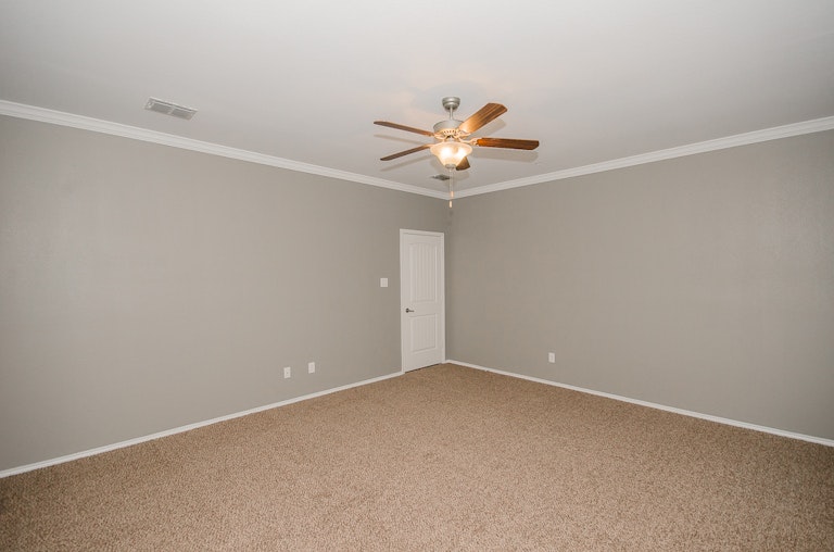 Photo 18 of 30 - 951 Crockett Dr, Lavon, TX 75166