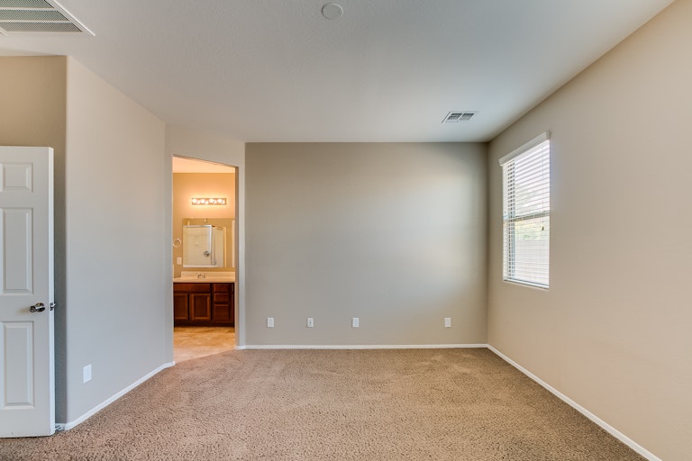 Photo 16 of 30 - 2614 W Gaby Rd, Phoenix, AZ 85041