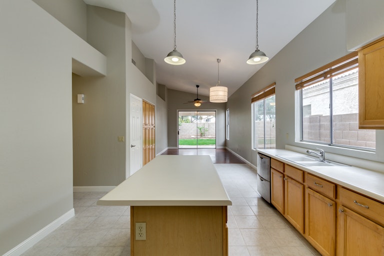 Photo 4 of 29 - 3354 W Megan St, Chandler, AZ 85226