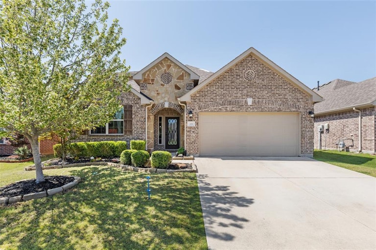 Photo 2 of 30 - 151 Pleasant Hill Ln, Fate, TX 75189