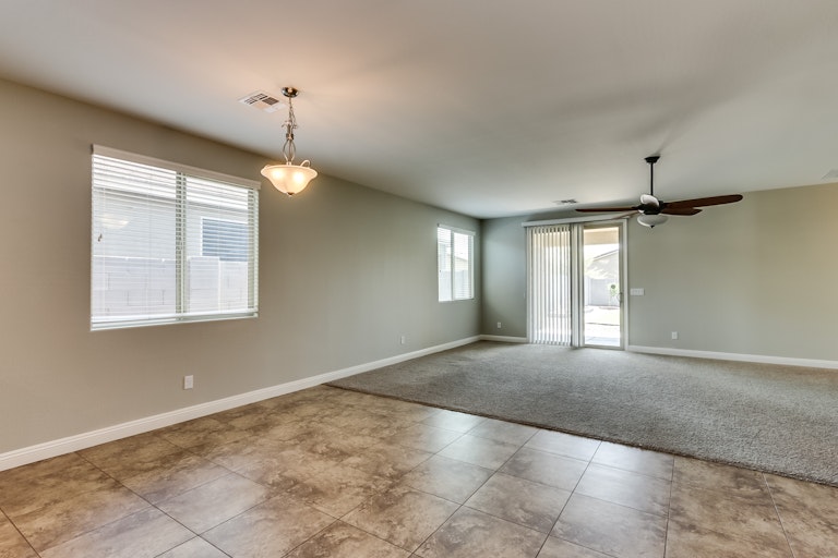 Photo 10 of 34 - 1055 W Santa Gertrudis Trl, San Tan Valley, AZ 85143