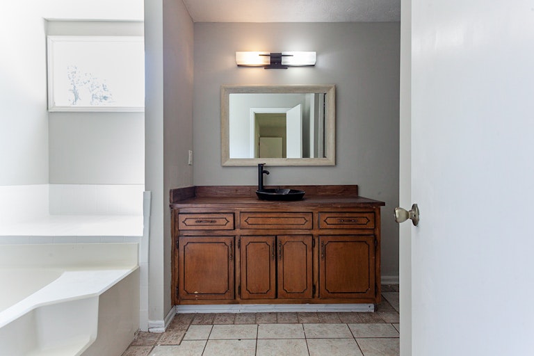 Photo 19 of 26 - 11673 Matthews Trl, Hampton, GA 30228