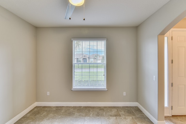 Photo 13 of 35 - 1219 Degraw Dr, Apopka, FL 32712