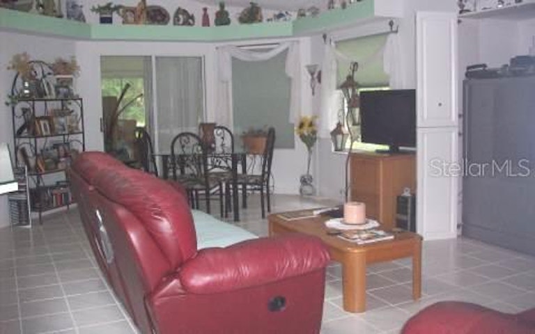 Photo 3 of 4 - 16 Promenade Pl, Palm Coast, FL 32164